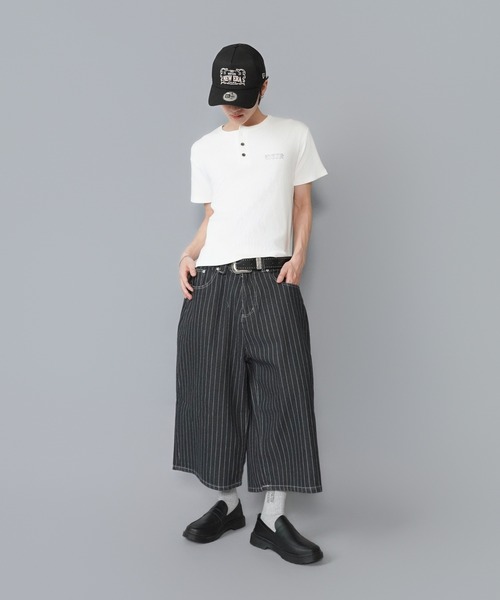 SPINNS(スピンズ)の「短丈ヘンリーネックTシャツ/ラインストーンワンポイントロゴ/テレコリブ素材(Tシャツ/カットソー・メンズ・ホワイト/ブラック/ピンク・ONESIZE)」の10枚目の写真