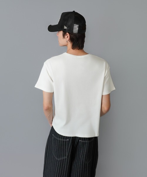 SPINNS(スピンズ)の「短丈ヘンリーネックTシャツ/ラインストーンワンポイントロゴ/テレコリブ素材(Tシャツ/カットソー・メンズ・ホワイト/ブラック/ピンク・ONESIZE)」の15枚目の写真