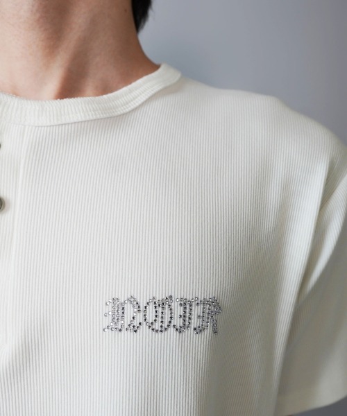 SPINNS(スピンズ)の「短丈ヘンリーネックTシャツ/ラインストーンワンポイントロゴ/テレコリブ素材(Tシャツ/カットソー・メンズ・ホワイト/ブラック/ピンク・ONESIZE)」の16枚目の写真