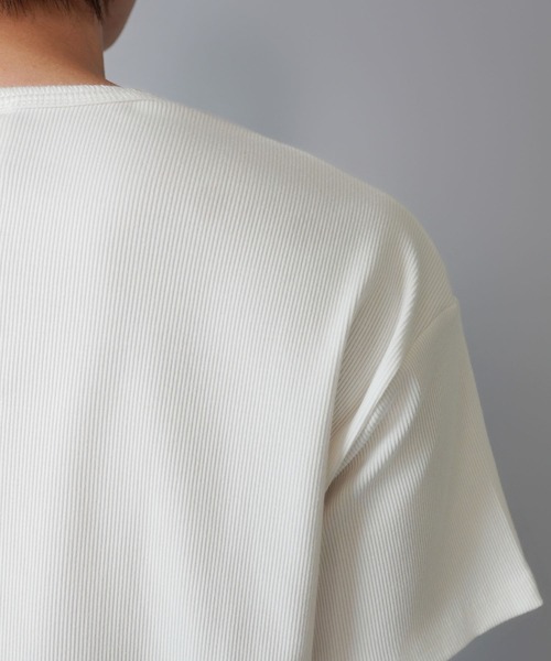 SPINNS(スピンズ)の「短丈ヘンリーネックTシャツ/ラインストーンワンポイントロゴ/テレコリブ素材(Tシャツ/カットソー・メンズ・ホワイト/ブラック/ピンク・ONESIZE)」の18枚目の写真