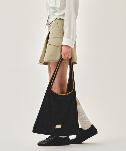 MARITHE + FRANCOIS GIRBAUD(マリテフランソワジルボー)の「CLASSIC LOGO ONE SHOULDER BUCKET BAG(ショルダーバッグ・レディース・ナチュラル/ダークブルー・フリー)」の8枚目の写真