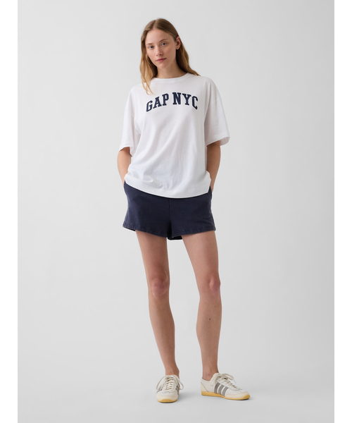 GAP(ギャップ)の「GAP NYCロゴ オーバーサイズTシャツ(Tシャツ/カットソー・レディース・ホワイト/ネイビー・S/M/L/XL/XS/XXS)」の4枚目の写真