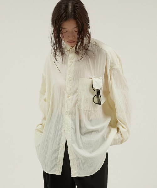 LA PEAU DE GEM(ラポドゥジェム)の「【LA PEAU DE GEM】micro collar shirt/マイクロカラーシャツ(シャツ/ブラウス・レディース・ブラック/アイボリー・FREE)」の1枚目の写真