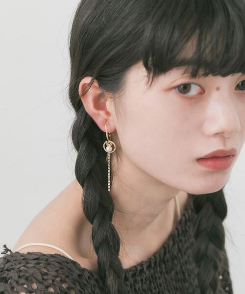 SMELLY(スメリー)の「パールチェーンマルチWAYフープイヤリング(イヤリング・レディース・ゴールド系その他・-)」の3枚目の写真