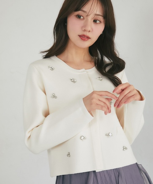tocco closet(トッコ クローゼット)の「フロントビジュー装飾ニットジャケット(ニット/セーター・レディース・ブラック/グレー/アイボリー/モカ・M)」の1枚目の写真