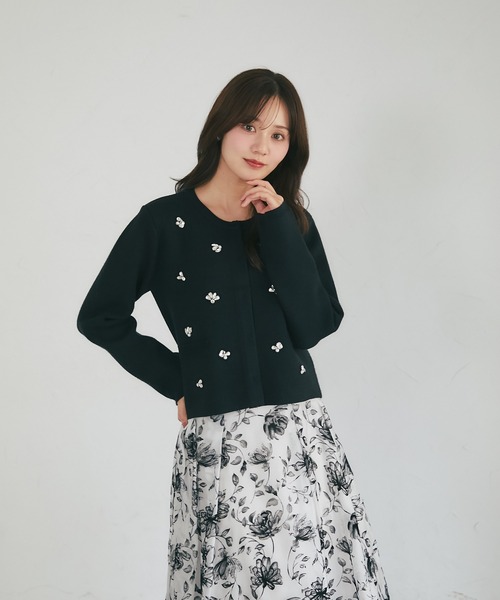 tocco closet(トッコ クローゼット)の「フロントビジュー装飾ニットジャケット(ニット/セーター・レディース・ブラック/グレー/アイボリー/モカ・M)」の16枚目の写真
