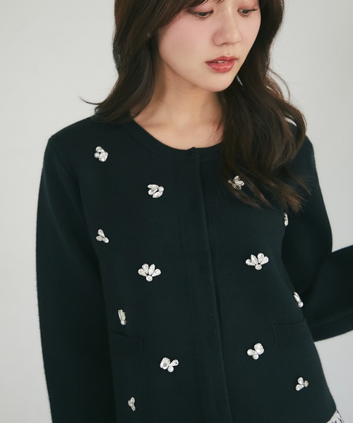 tocco closet(トッコ クローゼット)の「フロントビジュー装飾ニットジャケット(ニット/セーター・レディース・ブラック/グレー/アイボリー/モカ・M)」の18枚目の写真