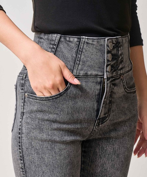 .WORKS（ドットワークス）の「ストレッチデニム シルバーストーン 裾切替フレアーパンツ（デニムパンツ・レディース・ネイビー/ダークグレー・64/61）」の10枚目の写真