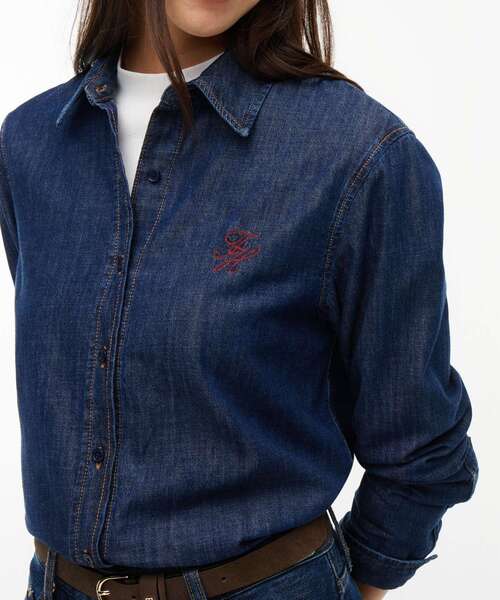 TOMMY HILFIGER(トミーヒルフィガー)の「リラックスシャツ(シャツ/ブラウス・レディース・ブルー・SMALL/MEDIUM/X-SMALL)」の4枚目の写真