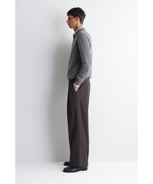 COS(コス)の「カシミヤポロセーター(ポロシャツ・メンズ・グレー系その他/ストーン・S/M/L/XS/XL)」の4枚目の写真