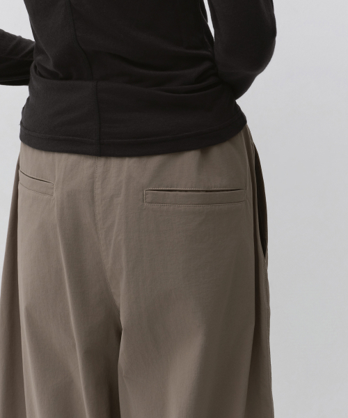 MUSINSA STANDARD WOMAN（ムシンサスタンダードウーマン）の「ウィメンズバルーンパラシュートパンツ[トープ]（スウェットパンツ・レディース・その他・24/28/26/30）」の2枚目の写真