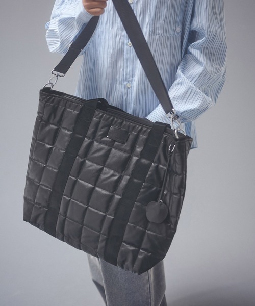 ADAM PATEK(アダムパテック)の「mko13955-w-r leather quilting BIG tote キルティングトートバッグ(AP2629017)(トートバッグ・メンズ・ブラック・FREE)」の3枚目の写真