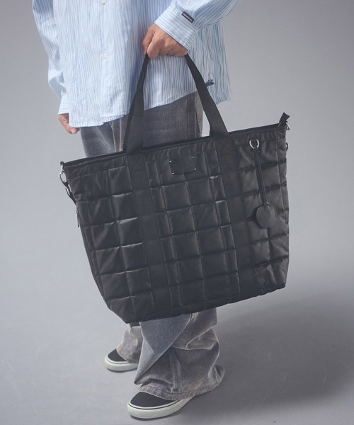 ADAM PATEK(アダムパテック)の「mko13955-w-r leather quilting BIG tote キルティングトートバッグ(AP2629017)(トートバッグ・メンズ・ブラック・FREE)」の4枚目の写真