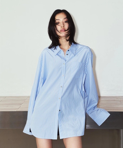 CONZ(コンズ)の「label over shirt(unisex)(シャツ/ブラウス・レディース・ブラック/ブルー・FREE)」の2枚目の写真