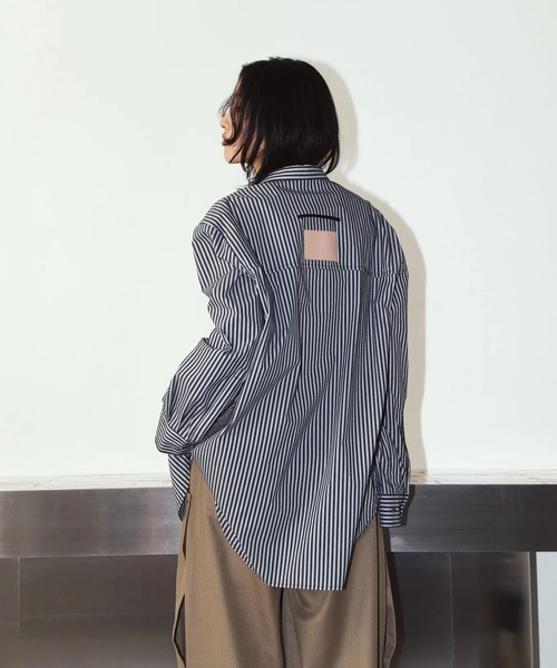 CONZ(コンズ)の「label over shirt(unisex)(シャツ/ブラウス・レディース・ブラック/ブルー・FREE)」の5枚目の写真