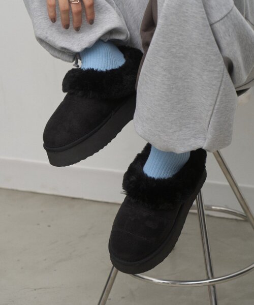 CIAOPANIC TYPY(チャオパニックティピー)の「:【ZOZO限定】ムートンサンダル(その他シューズ・レディース・ブラック/ベージュ・MEDIUM/SMALL/LARGE)」の1枚目の写真