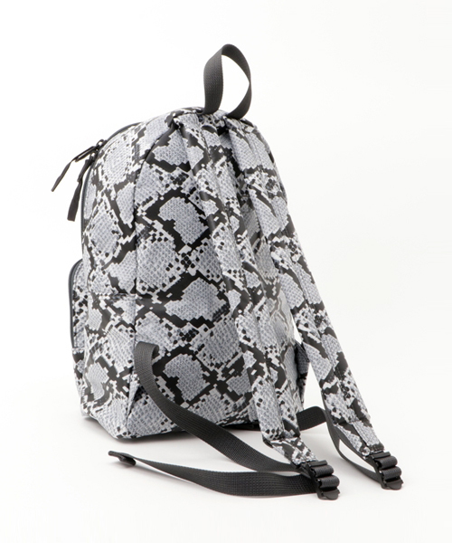 HEAD PORTER(ヘッドポーター)の「PYTHON/DAY PACK (S)(バックパック/リュック・メンズ・アニマル・ONE SIZE)」の2枚目の写真