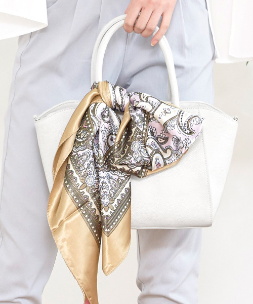 KOBE LETTUCE（コウベレタス）の「2wayシンプルフェイクレザートートバッグ（トートバッグ・レディース・コーラルピンク/オフホワイト/グレー/ネイビー/イエロー/ブラック/ピンクベージュ/キャメル/モスグリーン/ボルドー/ブラウン/ブルー系その他・ONE SIZE）」の2枚目の写真