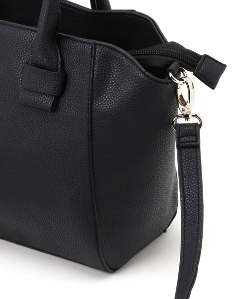 KOBE LETTUCE（コウベレタス）の「2wayシンプルフェイクレザートートバッグ（トートバッグ・レディース・コーラルピンク/オフホワイト/グレー/ネイビー/イエロー/ブラック/ピンクベージュ/キャメル/モスグリーン/ボルドー/ブラウン/ブルー系その他・ONE SIZE）」の15枚目の写真