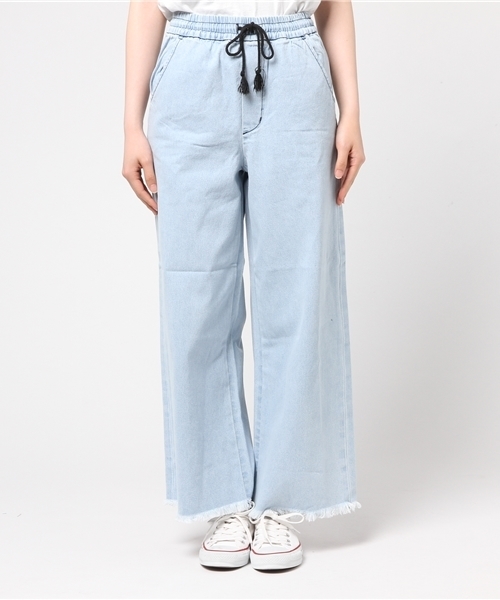 AZUL by moussy（アズールバイマウジー）の「ライトオンスワイドデニムパンツⅡ（デニムパンツ・レディース・ライトブルー・MEDIUM/SMALL/LARGE）」の16枚目の写真