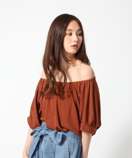 GLOBAL WORK（グローバルワーク）の「【吸水速乾】2WAYオフショルカット半袖/745871（Tシャツ/カットソー・レディース・カーキ/ブラック/ホワイト/ブラウン・MEDIUM/LARGE）」の3枚目の写真