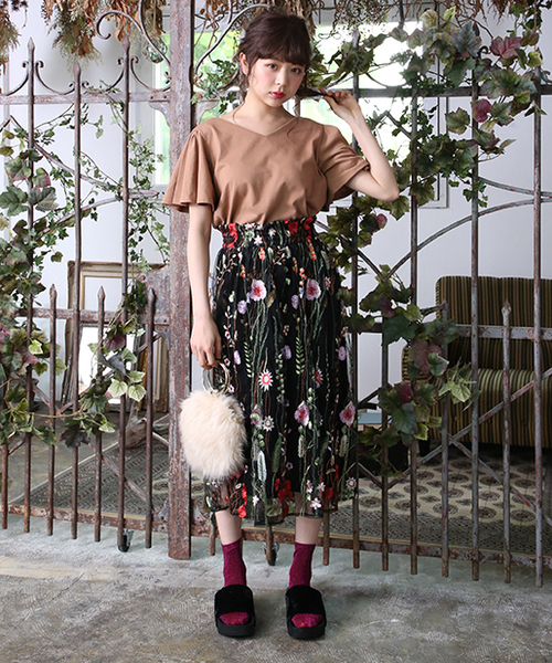 one after another NICE CLAUP（ワンアフターアナザーナイスクラップ）の「フレアスリーブTシャツ（Tシャツ/カットソー・レディース・ピンク/キャメル/ボルドー/アイボリー/ブラック・FREE）」の16枚目の写真