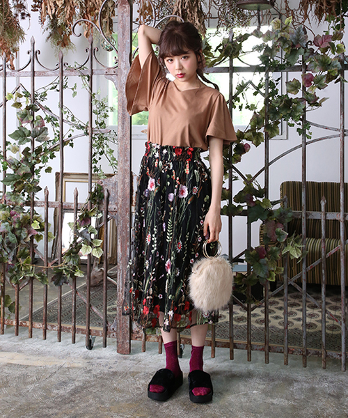 one after another NICE CLAUP（ワンアフターアナザーナイスクラップ）の「フレアスリーブTシャツ（Tシャツ/カットソー・レディース・ピンク/キャメル/ボルドー/アイボリー/ブラック・FREE）」の17枚目の写真