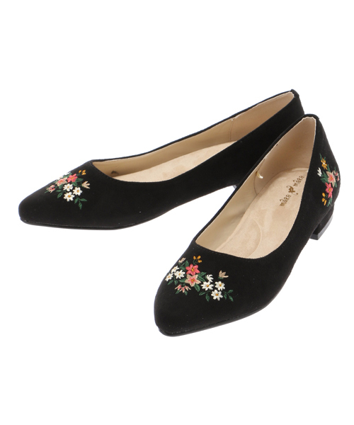 Green　Parks（グリーンパークス）の「maRe maRe DAILYMARKET ・花刺繍×フェイクスエードパンプス（パンプス・レディース・ボルドー/キャメル/ブラック/ベージュ・L/M）」の2枚目の写真