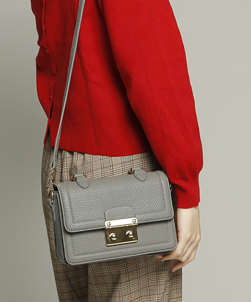 PLAIN CLOTHING(プレーンクロージング)の「クラシック2wayショルダーバッグ(ショルダーバッグ・レディース・ライトグレー/ブラック/ネイビー/グレー/レッド/モカ・FREE)」の1枚目の写真