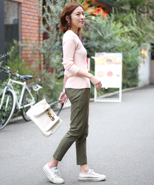 Bou Jeloud(ブージュルード)の「◇ハイテンション美脚ストレッチタックパンツ(その他パンツ・レディース・ブルー/ホワイト/ブラック/サンドベージュ/カーキ/キャメル/オリーブ/ボルドー/ベージュ/パープル・36/38/40/34)」の22枚目の写真