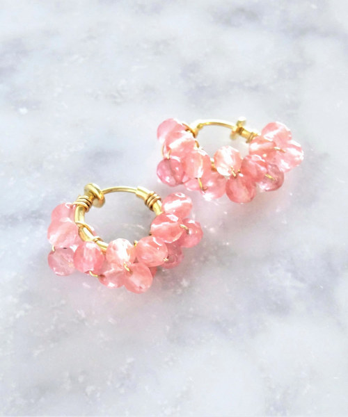 TONE SELECT GOODS(トーンセレクトグッズ)の「【marinaJEWELRY】Cherry Quartz wrapped hoop earring(イヤリング・レディース・ピンク・FREE)」の3枚目の写真