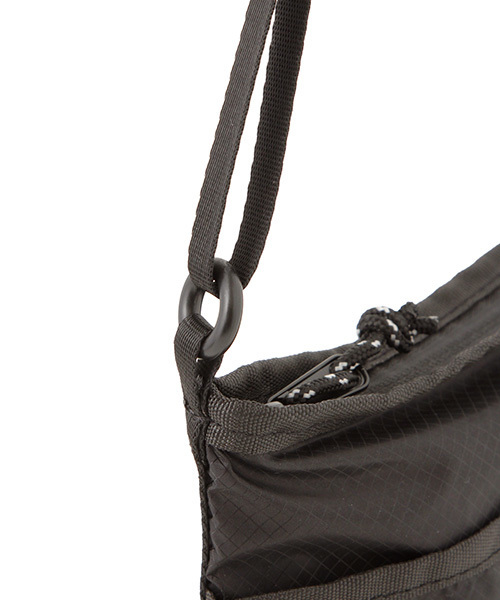 Gramicci（グラミチ）の「【GRAMICCI】別注サコッシュ（ボディバッグ/ウエストポーチ・メンズ・ブラック/パープル/ブルー・FREE）」の13枚目の写真