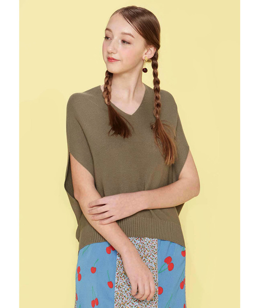 シロップ．（シロップ．）の「後ろボリュームのＶネックニットトップス（ニット/セーター・レディース・マスタード/カーキ・SMALL/LARGE/MEDIUM/XX-LARGE/X-LARGE）」の6枚目の写真