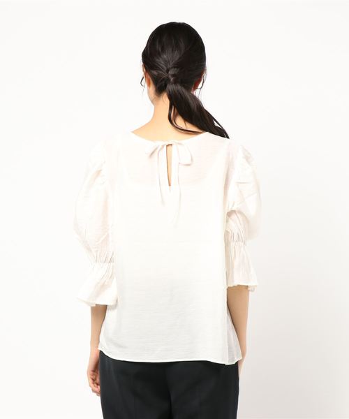 LOWRYS FARM（ローリーズファーム）の「【前後着用可能】ソデボリュームブラウス 843855（シャツ/ブラウス・レディース・アイボリー/イエロー/ブラック・FREE）」の5枚目の写真