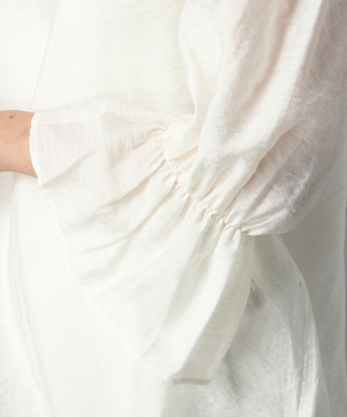 LOWRYS FARM（ローリーズファーム）の「【前後着用可能】ソデボリュームブラウス 843855（シャツ/ブラウス・レディース・アイボリー/イエロー/ブラック・FREE）」の9枚目の写真