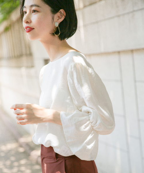 LOWRYS FARM（ローリーズファーム）の「【前後着用可能】ソデボリュームブラウス 843855（シャツ/ブラウス・レディース・アイボリー/イエロー/ブラック・FREE）」の13枚目の写真