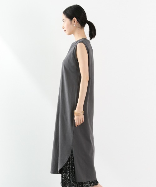 LOWRYS FARM(ローリーズファーム)の「USAコットンワンピノースリーブ 888399(ワンピース・レディース・オフホワイト/チャコールグレー/ブラウン/ブルー/イエロー・FREE)」の7枚目の写真