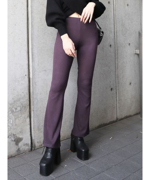 EMODA（エモダ）の「フィットフレアパンツ（その他パンツ・レディース・ブラック/パープル/ブラウン・SMALL/MEDIUM/FREE）」の3枚目の写真