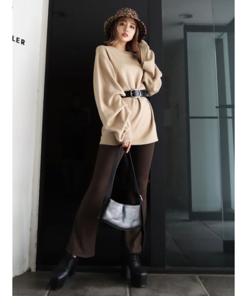 EMODA（エモダ）の「フィットフレアパンツ（その他パンツ・レディース・ブラック/パープル/ブラウン・SMALL/MEDIUM/FREE）」の6枚目の写真