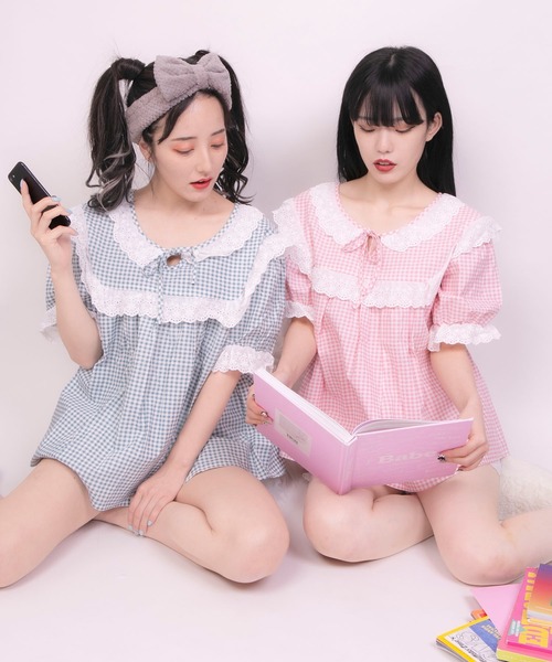 WC（ダブル シー）の「WC/ギンガムフリルルームウェア（ルームウェア/パジャマ・レディース・サックスブルー/ライトピンク・FREE）」の4枚目の写真