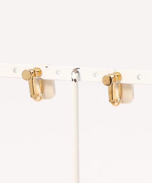 tone(トーン)の「【irodori】jewel cut earring(square 白)(イヤリング・レディース・ホワイト・FREE)」の2枚目の写真