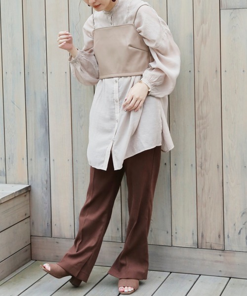 VANNIE U（ヴァニーユー）の「ヨーク切り替えバンドカラーシアーシャツ（シャツ/ブラウス・レディース・ベージュ/ブラウン/グリーン・FREE）」の8枚目の写真