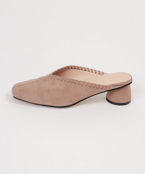 natural couture（ナチュラルクチュール）の「かがり変形ヒールミュール（その他シューズ・レディース・ブラック/ベージュ/オレンジ/アイボリー・MEDIUM/LARGE）」の6枚目の写真