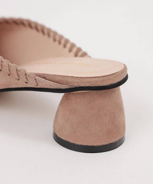 natural couture（ナチュラルクチュール）の「かがり変形ヒールミュール（その他シューズ・レディース・ブラック/ベージュ/オレンジ/アイボリー・MEDIUM/LARGE）」の5枚目の写真