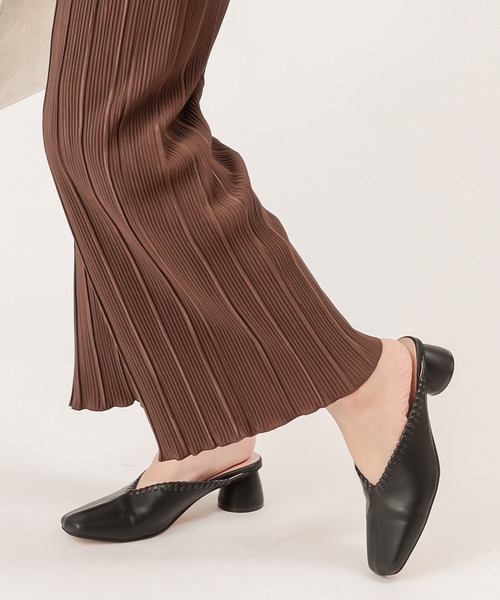 natural couture（ナチュラルクチュール）の「かがり変形ヒールミュール（その他シューズ・レディース・ブラック/ベージュ/オレンジ/アイボリー・MEDIUM/LARGE）」の13枚目の写真