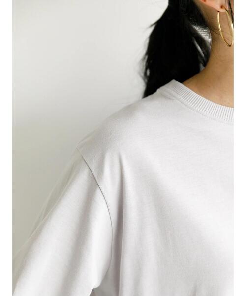 earth music&ecology（アースミュージックアンドエコロジー）の「サイドスリットロンT　＊（Tシャツ/カットソー・レディース・アイボリー/ライトベージュ/ライトグレー・FREE）」の17枚目の写真