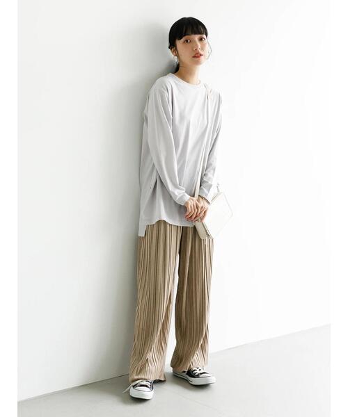 earth music&ecology（アースミュージックアンドエコロジー）の「サイドスリットロンT　＊（Tシャツ/カットソー・レディース・アイボリー/ライトベージュ/ライトグレー・FREE）」の19枚目の写真