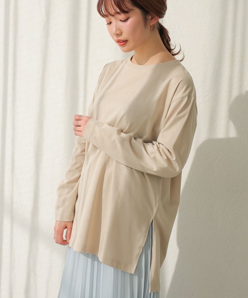 earth music&ecology（アースミュージックアンドエコロジー）の「サイドスリットロンT　＊（Tシャツ/カットソー・レディース・アイボリー/ライトベージュ/ライトグレー・FREE）」の3枚目の写真