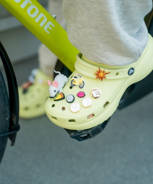 crocs(クロックス)の「クロックス クラシック プラットフォーム クロッグ ウィメン サンダル / 厚底 サンダル / crocs Classic Platform Clog Women(サンダル・レディース・ホワイト/ブラック/パープル系その他/グリーン系その他/ベージュ/オレンジ系その他3/ブルー/ライトブルー/ピンク/ラベンダー・23cm/26cm/24cm/25cm/21cm/22cm/27cm)」の4枚目の写真