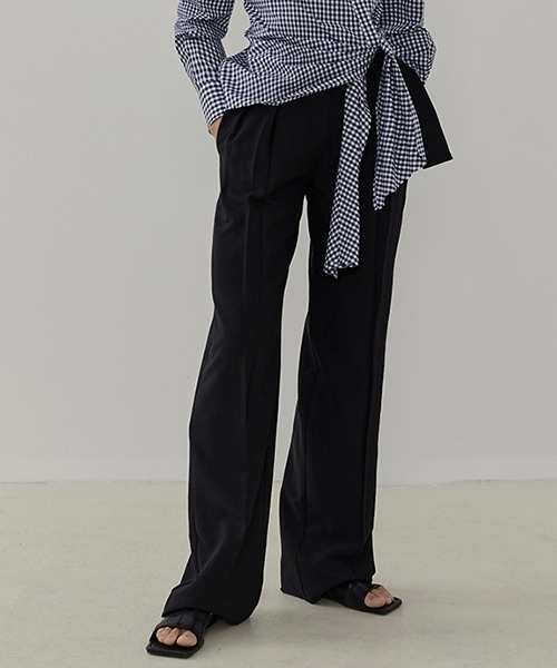 UNSPOKEN（アンスポクン）の「【UNSPOKEN】Center crease tuck slacks UC21K005（スラックス・レディース・ブラック/ライトグリーン・S/L/M）」の4枚目の写真